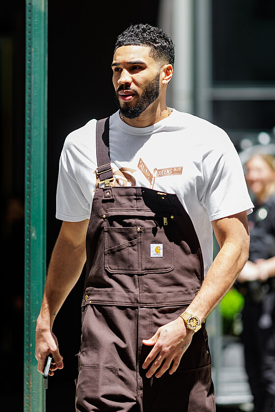 NEW YORK, NEW YORK � 10. kv�tna 2025: Jayson Tatum z t�mu Boston Celtics je...