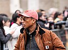 PA�Í�, FRANCIE � 26. ledna 2025: Pharrell Williams má na sob� sv�tle �ervenou...