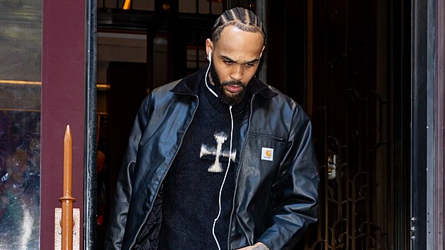 **NEW YORK, NEW YORK � 7. dubna 2026:**
Gary Trent Jr. z t�mu Milwaukee Bucks je spat�en ve �tvrti Financial District dne 7. dubna 2026 v New Yorku.
(Foto: The Hapa Blonde / GC Images)