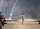Pharell Williams na p�ehlídce Louis Vuitton SS27