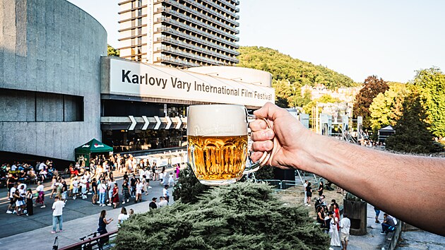 Festival ve Varech po�edesáté. Co v�echno se na filmovém klenotu nem�ní?