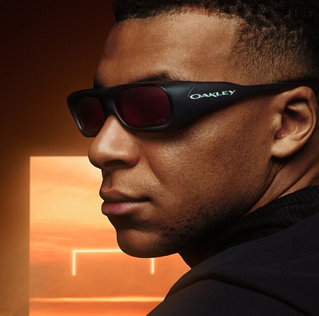 Kylian Mbapp� pro Oakley.