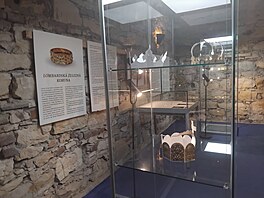 Výstava �Koruny moci a nebes� v klá�te�e minorit� v Praze.