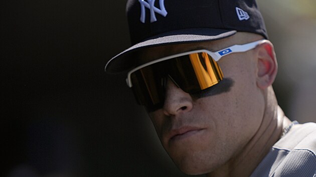 Aaron Judge (#99) z t�mu New York Yankees, kter� m� na sob� slune�n� br�le...