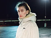 Hailey Bieber pro Miu Miu