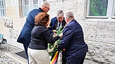 Pietní akt v N�mecku naru�il prasynovec slavného odbojá�e Bonhoeffera (druhý...