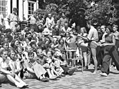 Mladí d�lníci, u�ni a studenti v rekrea�ním st�edisku �eskoslovenského svazu...