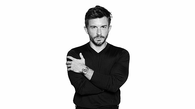 Herec Jonathan Bailey