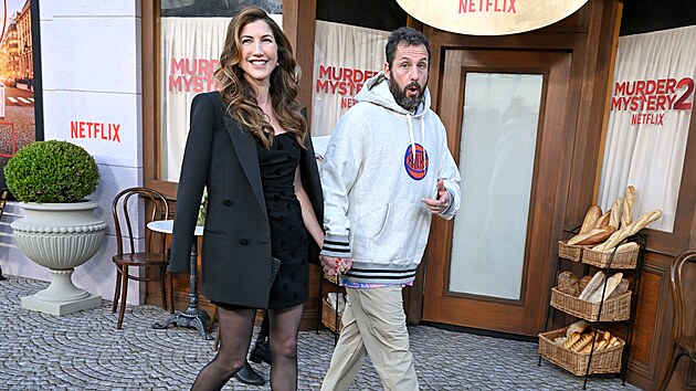 Adam Sandler s jeho man�elkou.