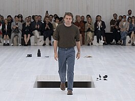 Jonathan Anderson b�hem p�ehlídky Dior v roce 2025