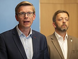 Martin Kupka (ODS) a Vít Raku�an (STAN).