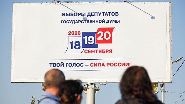Billboardová kampa� p�ed volbami do ruské Státní dumy, které se mají konat...
