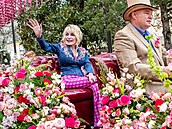 Dolly Partonová se ú�astní Dne pro dr�itele permanentek a média v zábavním...