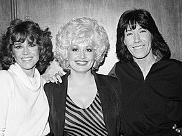 Jane Fonda (zleva), Dolly Partonová a Lily Tomlinová na tiskové konferenci v...