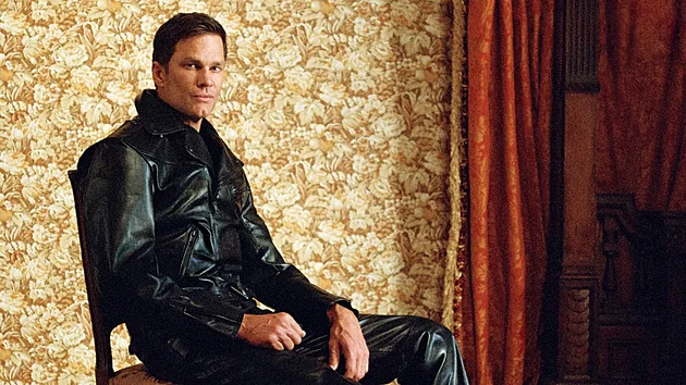 Tom Brady se st�v� tv��� nov� kampan� Gucci pro podzim/zimu 2026. V kampani...