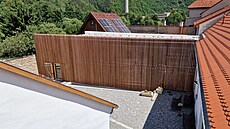 Neokázalá architektura. Dvorní k�ídlo infocentra v obci Nedv�dice po p�estavb�...