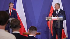 Andrej Babi� (vlevo) a Donald Tusk na setkání premiér� visegrádské �ty�ky v...