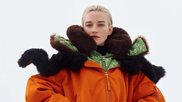 Here�ka Julia Garner v kampani LOEWE pro podzim/zimu 2026.