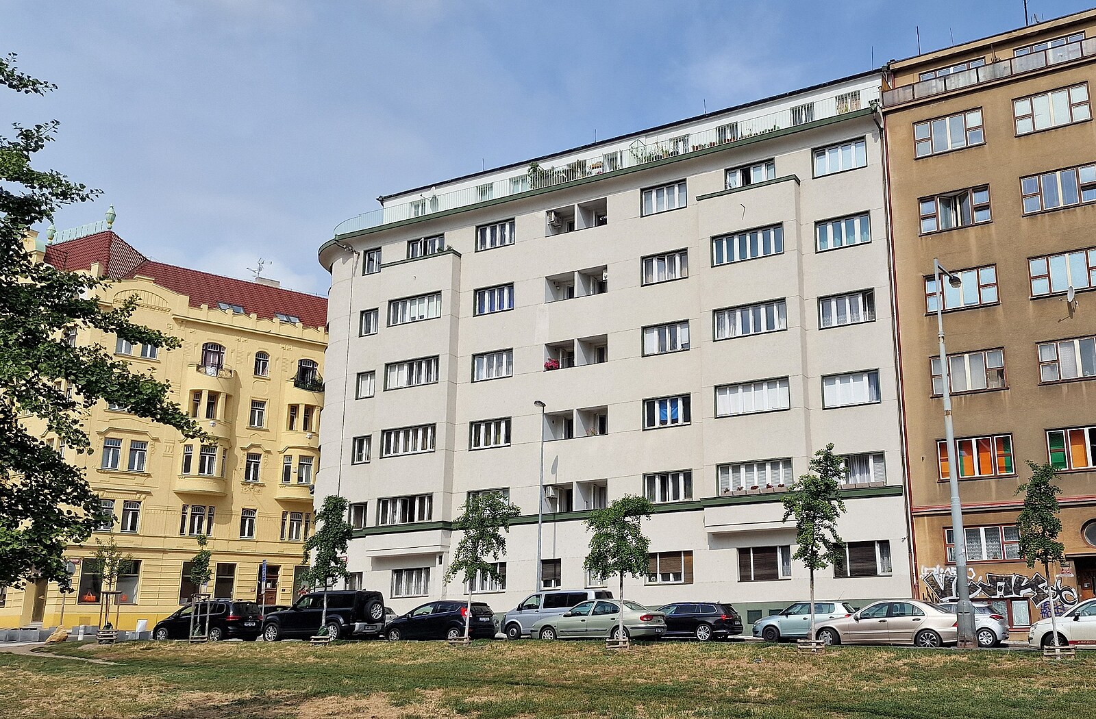 Od ponurých fasád k eleganci. Architekt Adolf Foehr stojí za expresionismem v Praze