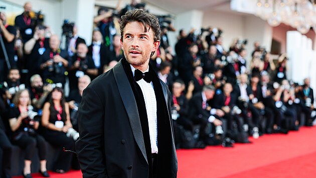 Jonathan Bailey na premié�e filmu *Ink* a zahajovacím �erveném koberci 83....