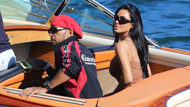 Lewis Hamilton a Kim Kardashian na romantické dovolené na Lake Como.