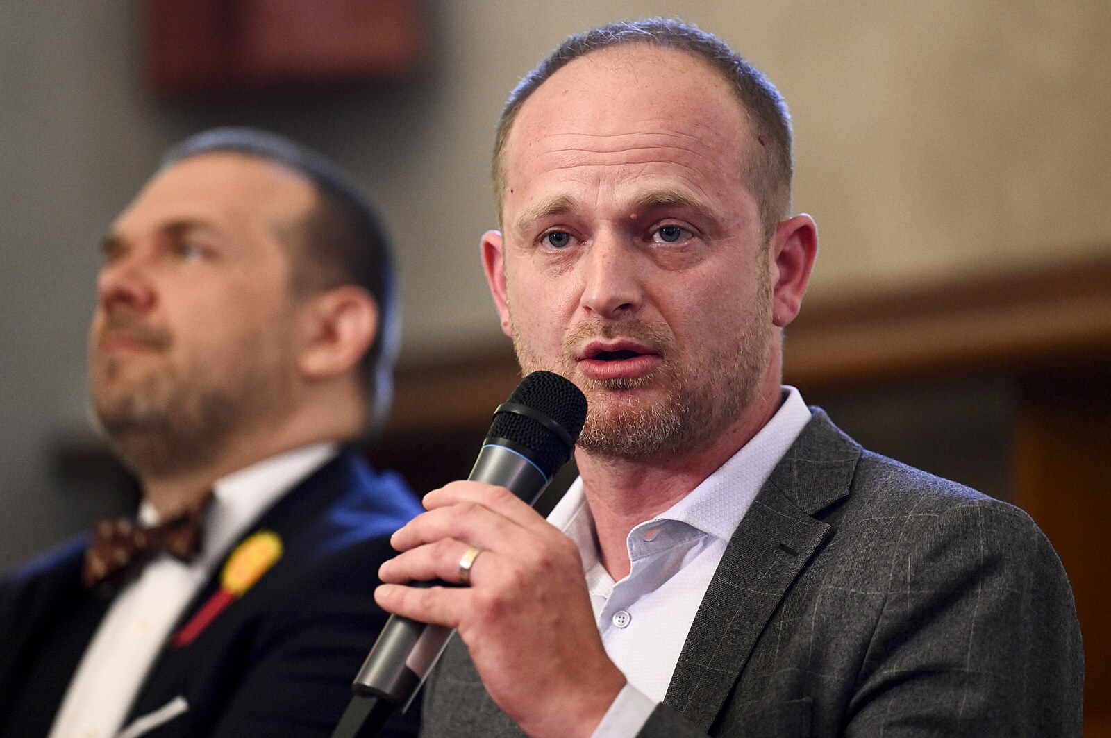 GLOSA: Šašci v Českém rozhlase i bratři, kteří se politicky rozešli. A vzniká v ODS diamant?