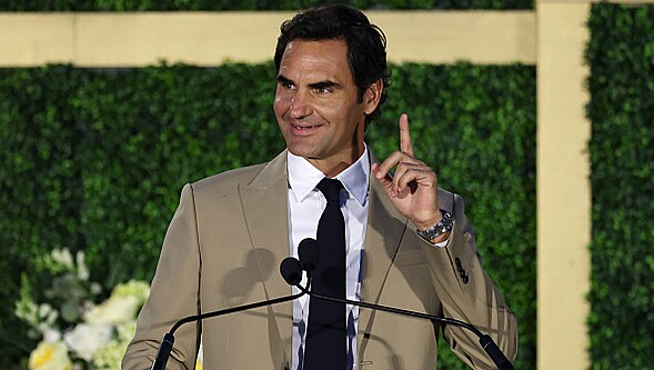 Roger Federer b�hem sv�ho projevu p�i slavnostn�m ceremoni�lu, na kter�m byl...