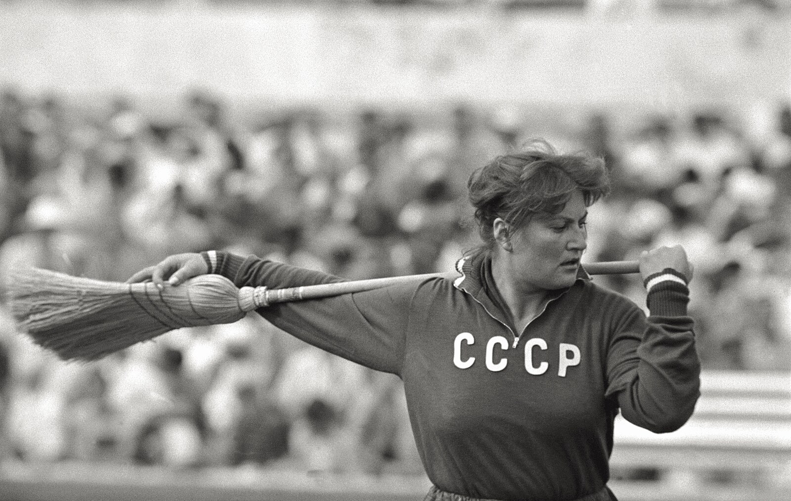 Nina a pět klobouků. Jak údajná krádež olympijské vítězky vyvolala krizi mezi SSSR a Británií