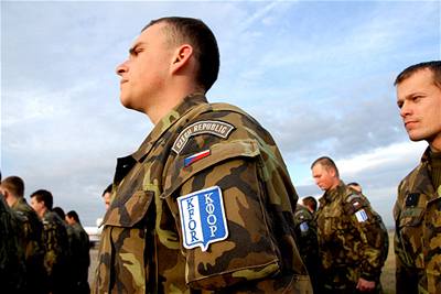 Návraty českých vojáků z Kosova