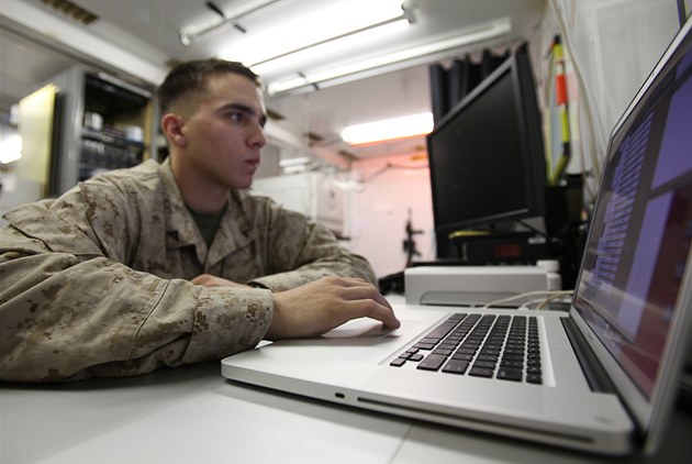 Na elektronických systémech je závislá americká armáda i ekonomika (ilustrační foto)