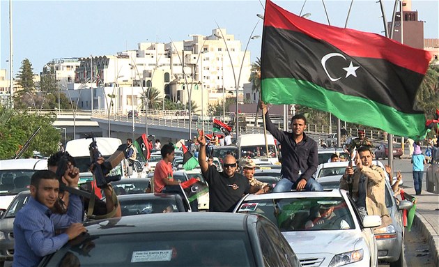 Libyjci oslavují pád Kaddáfího režimu