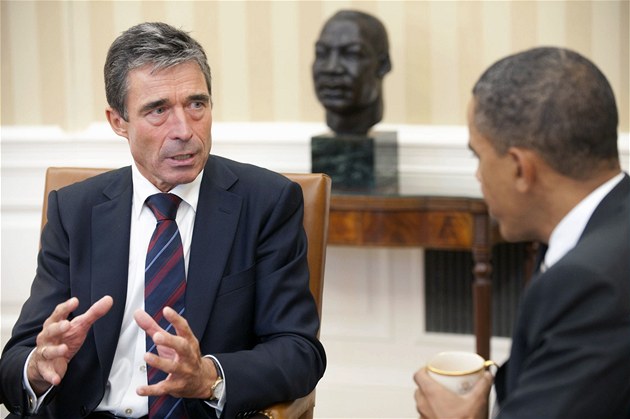 Generální tajemník NATO Anders Fogh Rasmussen a americký prezident Barack Obama