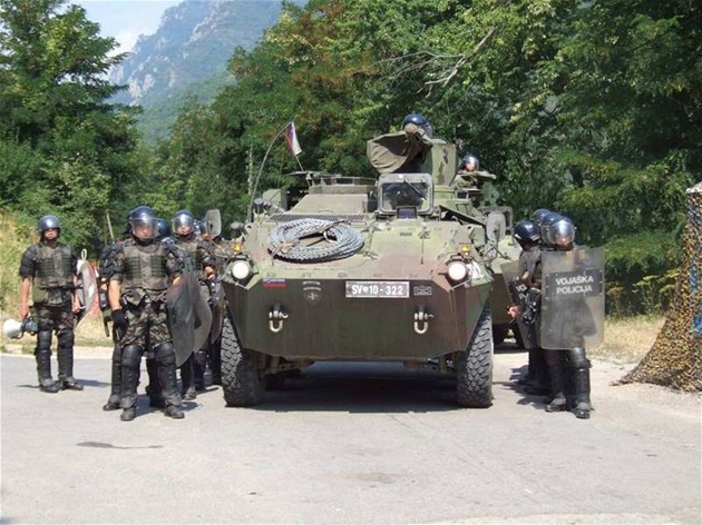 Vojáci KFOR jsou na zvládání nepokojů dobře připravení a vycvičení (ilustrační