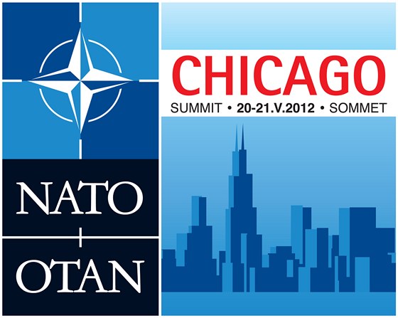 Logo summitu NATO v Chicagu 2012
