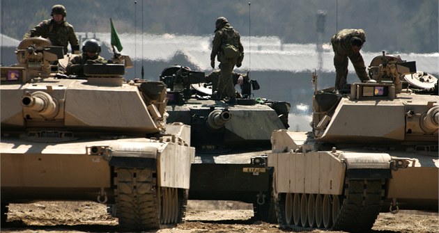Americké tanky M1A1 Abrams.
