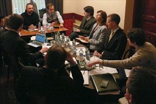 Kulatý stůl s velvyslancem České republiky při NATO Martinem Povejšilem