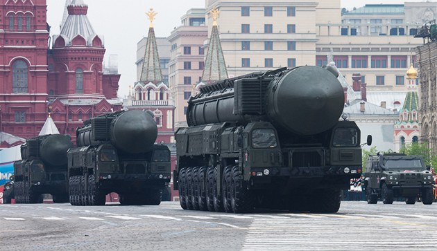 Ruské strategické síly během vojenské přehlídky v Moskvě