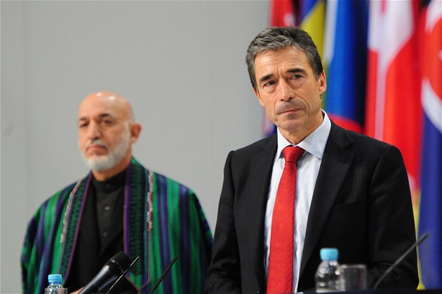 Afghánský prezident Hamíd Karzáí a generální tajemník NATO Anders Fogh Rasmussen. Ilustraní foto.
