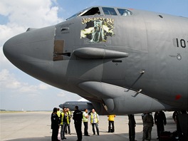 Americk bombardry B-52 v Ostrav