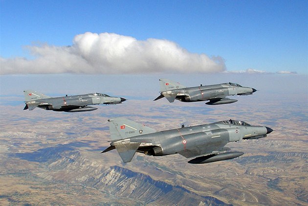 Letouny F-4 Phantom tureckých vzdušných sil. Ilustrační foto.