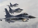 Pte tureckho letectva tvo stroje F-16 americk vroby