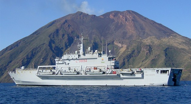 Itálie disponuje třemi loděmi třídy San Giorgio -  ITS San Giusto (na