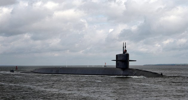 Tak jako v jiných oblastech, i v ponorkové výzbroji dominují USA. Na snímku atomová ponorka USS Wyoming tídy Ohio.
