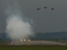 Start akrobatick skupiny Turkish Stars na Dnech NATO v Ostrav