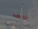 Vystoupen akrobatick skupiny Turkish Stars na Dnech NATO v Ostrav