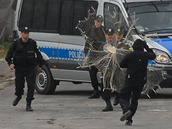 Ukázka zásahu pořádkové police na Dnech NATO v Ostravě