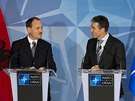 Generln tajemnk NATO Anders Fogh Rasmussen s albnskm prezidentem Bujarem