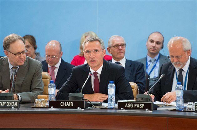 Bývalý norský premiér Jens Stoltenberg první den ve funkci generálního tajemníka NATO. Ilustraní foto.