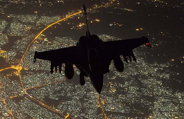 Letoun Rafale francouzského letectva během mise proti islamistům v Iráku