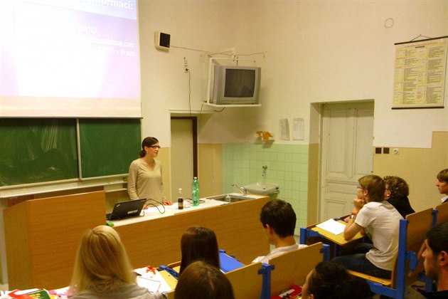 Prezentace o NATO pro studenty táborského gymnázia (19. listopadu 2014)